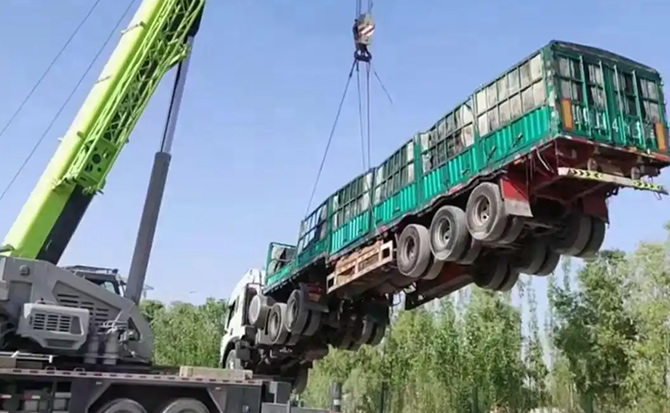 漾濞道路脱困救援案例